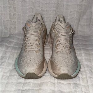 ASICS NOVABLAST 4 Oatmeal Moonrock Women’s 9.5 Running Shoes Sneakers